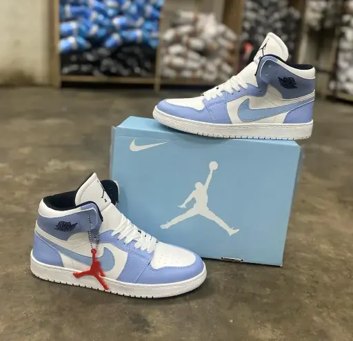 NIKE JORDAN